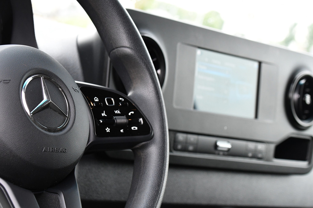 Mercedes-Benz Sprinter 317 1.9 CDI L2H2 RWD AMG Edition Camera, Cruise, LED, 3500kg Trekgewicht, Carplay, NAVI, LED, 170PK, Automaat, Sensoren, Stoelverwarming, Uniek! 15
