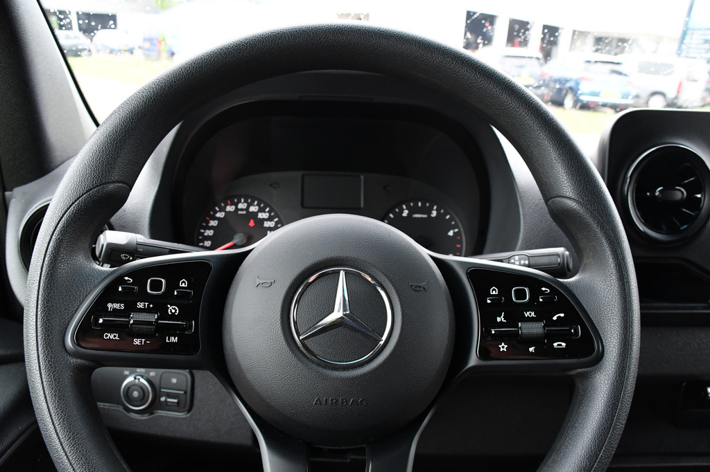 Mercedes-Benz Sprinter 317 1.9 CDI L2H2 RWD AMG Edition Camera, Cruise, LED, 3500kg Trekgewicht, Carplay, NAVI, LED, 170PK, Automaat, Sensoren, Stoelverwarming, Uniek! 16