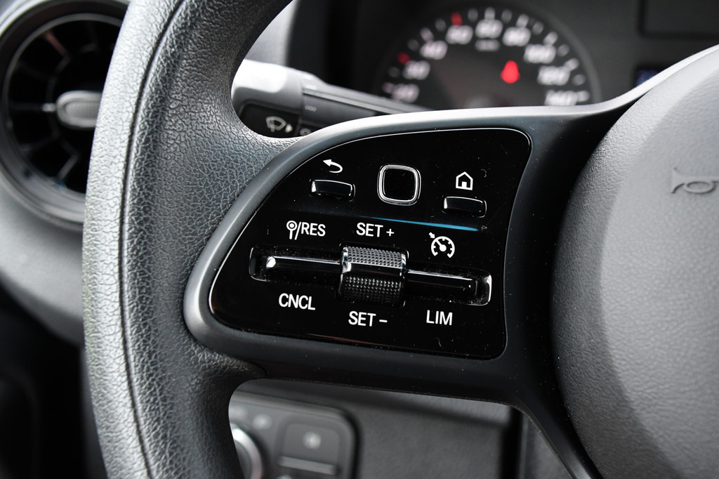 Mercedes-Benz Sprinter 317 1.9 CDI L2H2 RWD AMG Edition Camera, Cruise, LED, 3500kg Trekgewicht, Carplay, NAVI, LED, 170PK, Automaat, Sensoren, Stoelverwarming, Uniek! 18