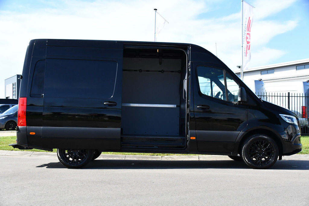 Mercedes-Benz Sprinter 317 1.9 CDI L2H2 RWD Black Edition Camera, Cruise, Carplay, LED, 170pk, Automaat, 3500kg Trekhaak, Stoelverwarming, Mbux, Uniek! 11