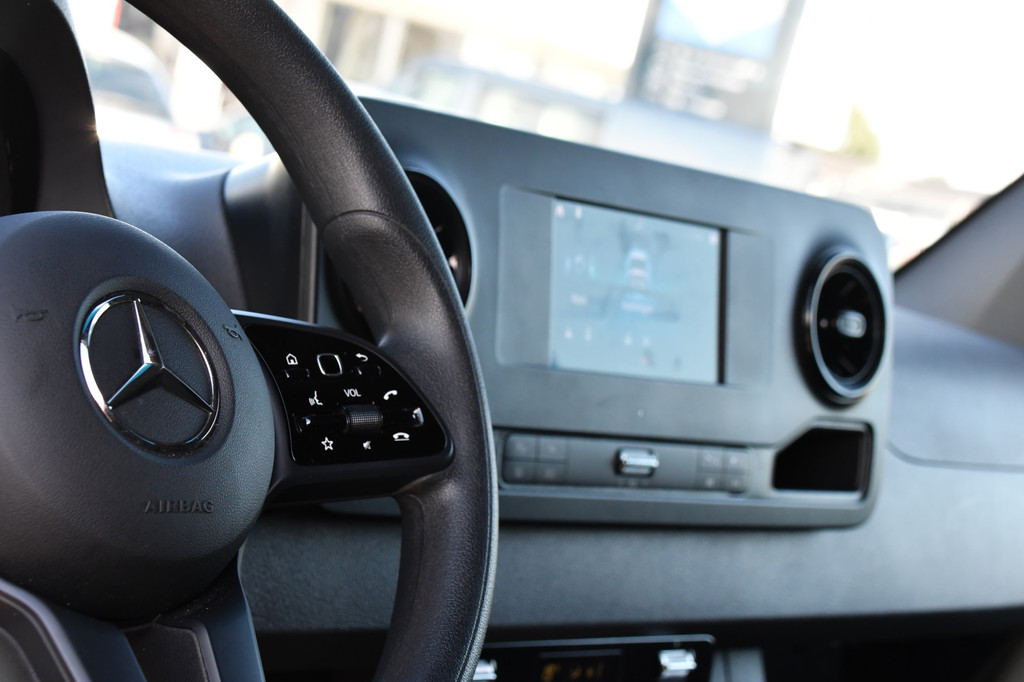 Mercedes-Benz Sprinter 317 1.9 CDI L2H2 RWD Black Edition Camera, Cruise, Carplay, LED, 170pk, Automaat, 3500kg Trekhaak, Stoelverwarming, Mbux, Uniek! 15