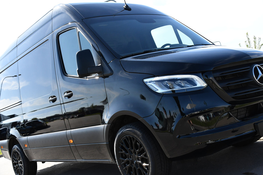 Mercedes-Benz Sprinter 317 1.9 CDI L2H2 RWD Black Edition Camera, Cruise, Carplay, LED, 170pk, Automaat, 3500kg Trekhaak, Stoelverwarming, Mbux, Uniek! 19