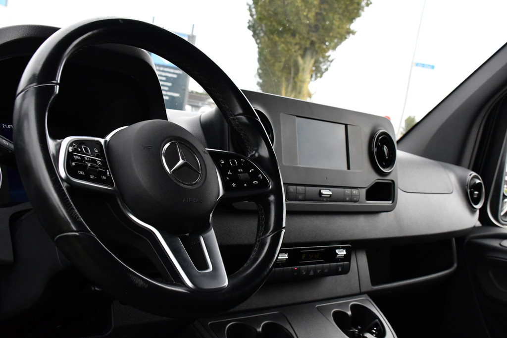 Mercedes-Benz Sprinter 317 1.9 CDI L2H2 RWD Black Edition Camera, Cruise, Carplay, Standkachel, LED, Automaat, Stoelverwarming, Trekhaak, Uniek! 11