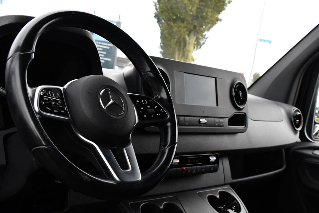 Mercedes-Benz Sprinter 317 1.9 CDI L2H2 RWD Black Edition Camera, Cruise, Carplay, Standkachel, LED, Automaat, Stoelverwarming, Trekhaak, Uniek! 12
