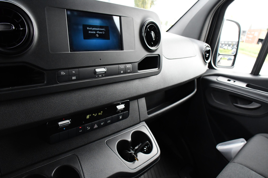 Mercedes-Benz Sprinter 317 1.9 CDI L2H2 RWD Black Edition Camera, Cruise, Carplay, Standkachel, LED, Automaat, Stoelverwarming, Trekhaak, Uniek! 21