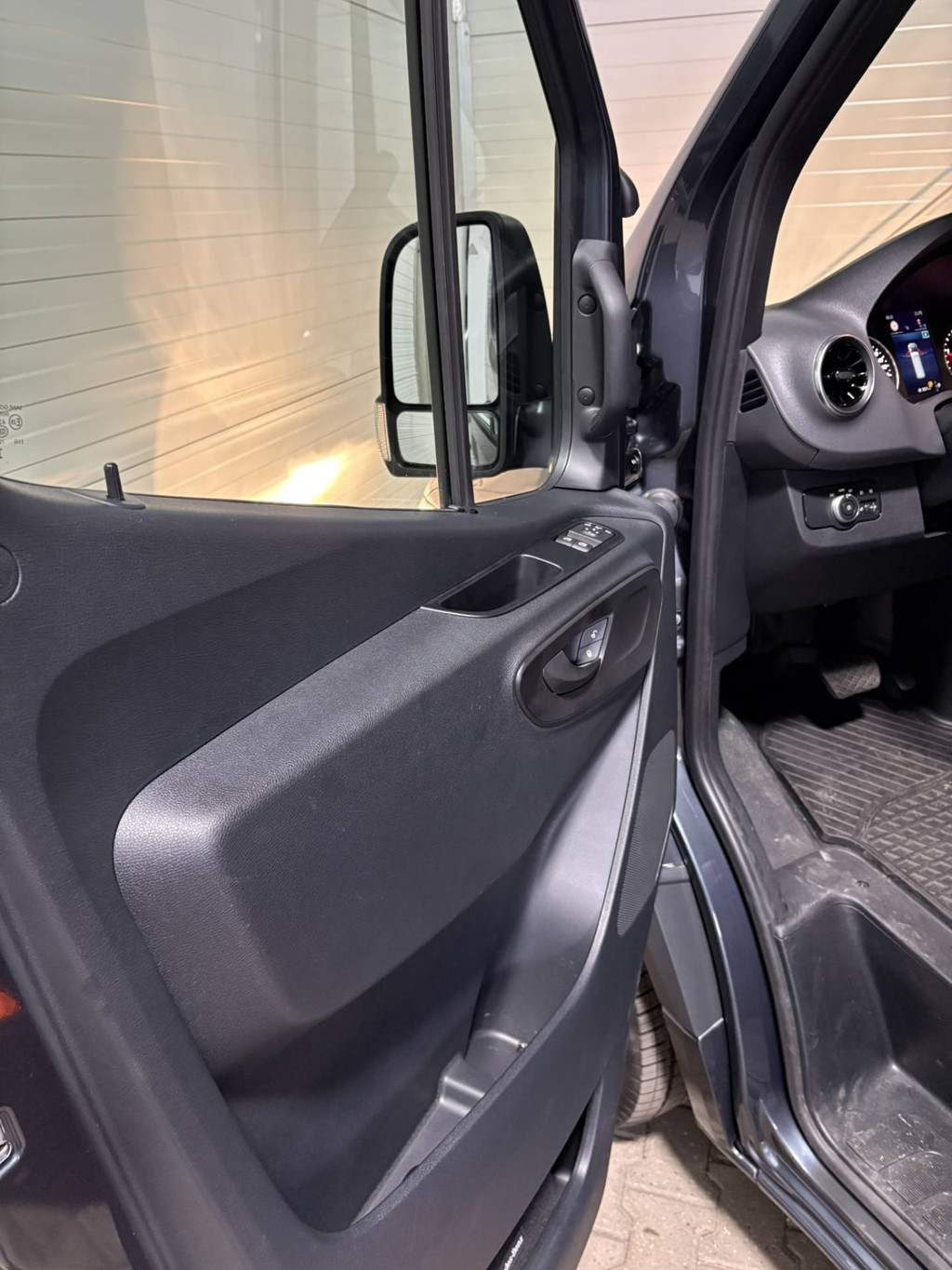 Mercedes-Benz Sprinter 317 1.9 CDI L2H2 RWD VVB505 Prijs zoals getoond 17