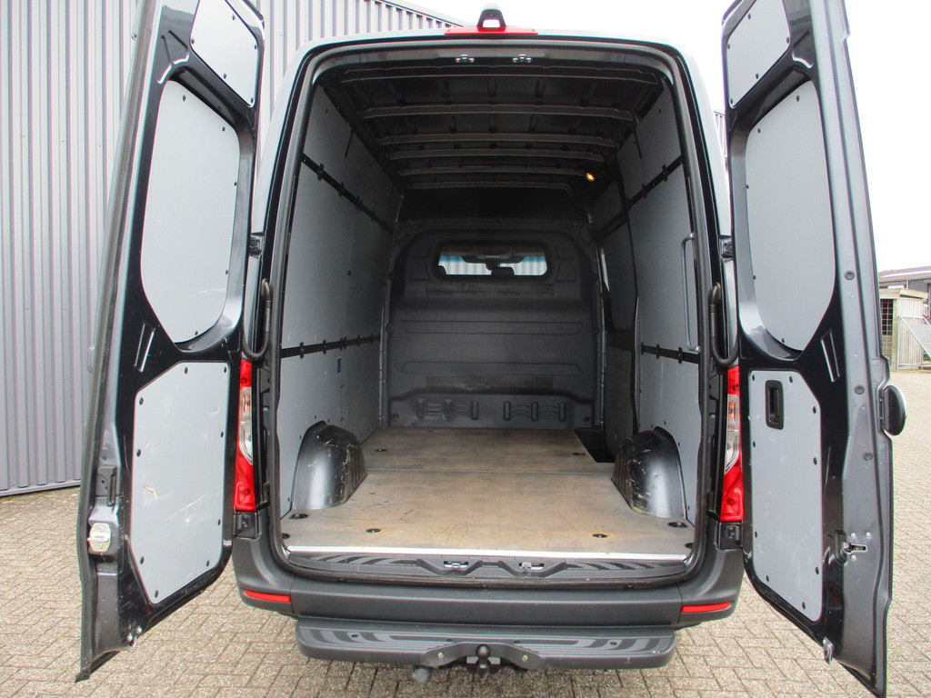 Mercedes-Benz Sprinter 317 170 PK L2H2 Navi Led Airco Trekhaak 18
