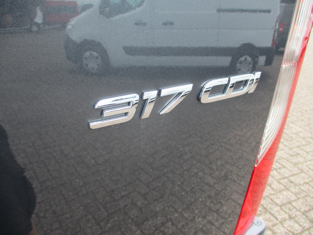 Mercedes-Benz Sprinter 317 170 PK L2H2 Navi Led Airco Trekhaak 19