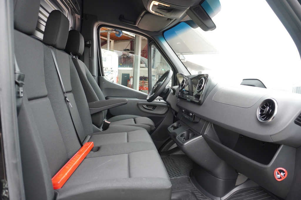 Mercedes-Benz Sprinter 317 170PK L2H2 Select Automaat nr.V026 | Airco | Cruise | Camera | Carplay | Trekhaak 3.500KG 13