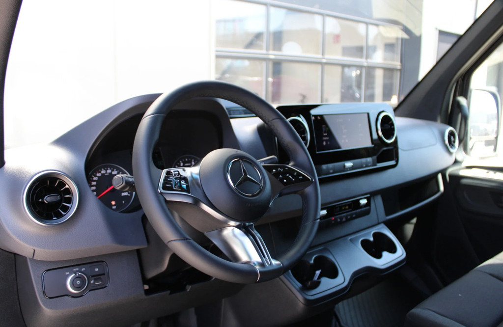 Mercedes-Benz Sprinter 317 170PK L2H2 Select Automaat nr.V026 | Airco | Cruise | Camera | Carplay | Trekhaak 3.500KG 14