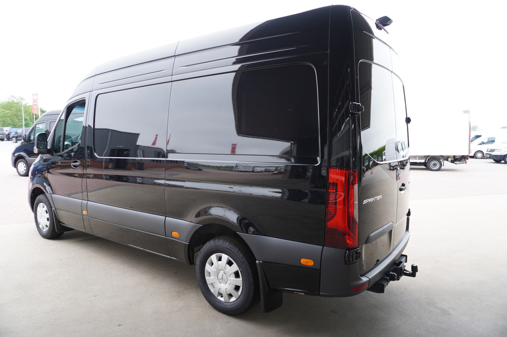 Mercedes-Benz Sprinter 317 170PK L2H2 Select Automaat nr.V026 | Airco | Cruise | Camera | Carplay | Trekhaak 3.500KG 7