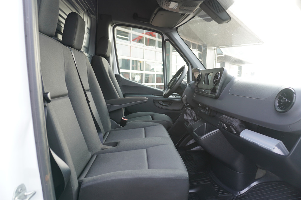 Mercedes-Benz Sprinter 317 170pk CDI L2H2 Nr. V126 | Airco | Cruise | camera 13