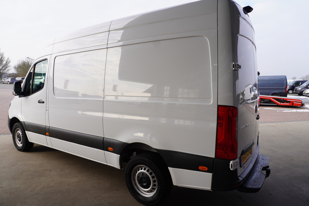 Mercedes-Benz Sprinter 317 170pk CDI L2H2 Nr. V126 | Airco | Cruise | camera 7