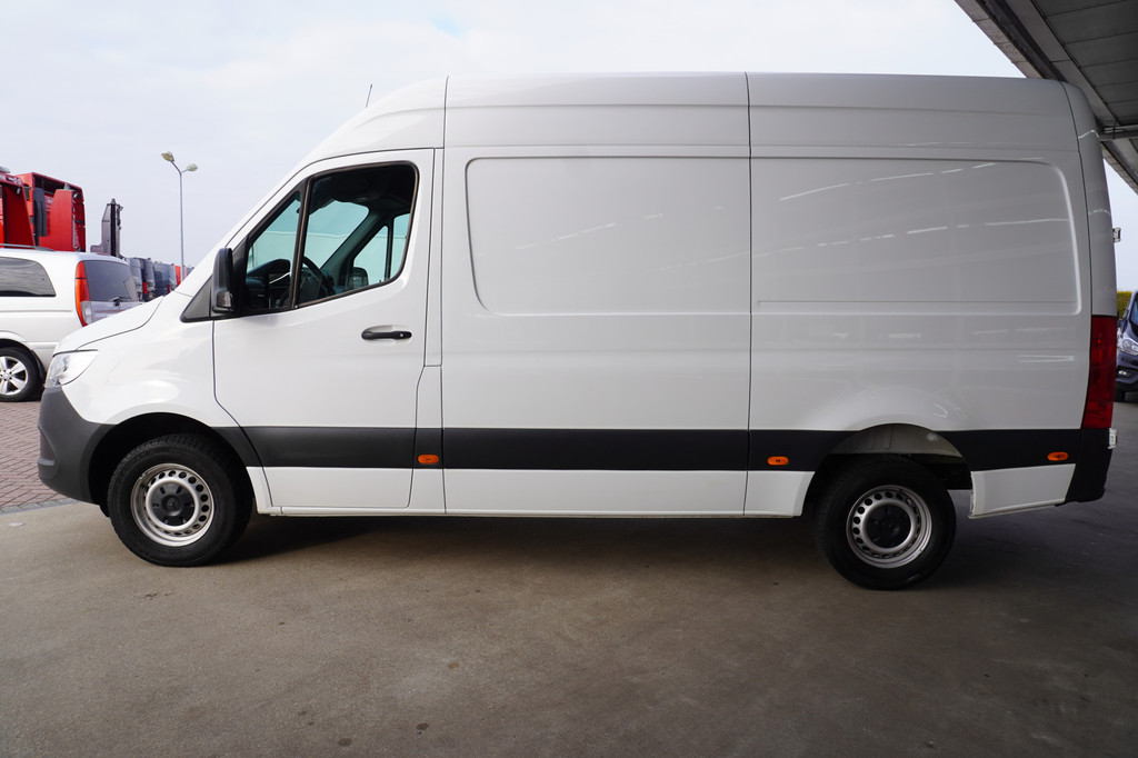 Mercedes-Benz Sprinter 317 170pk CDI L2H2 Nr. V126 | Airco | Cruise | camera 8