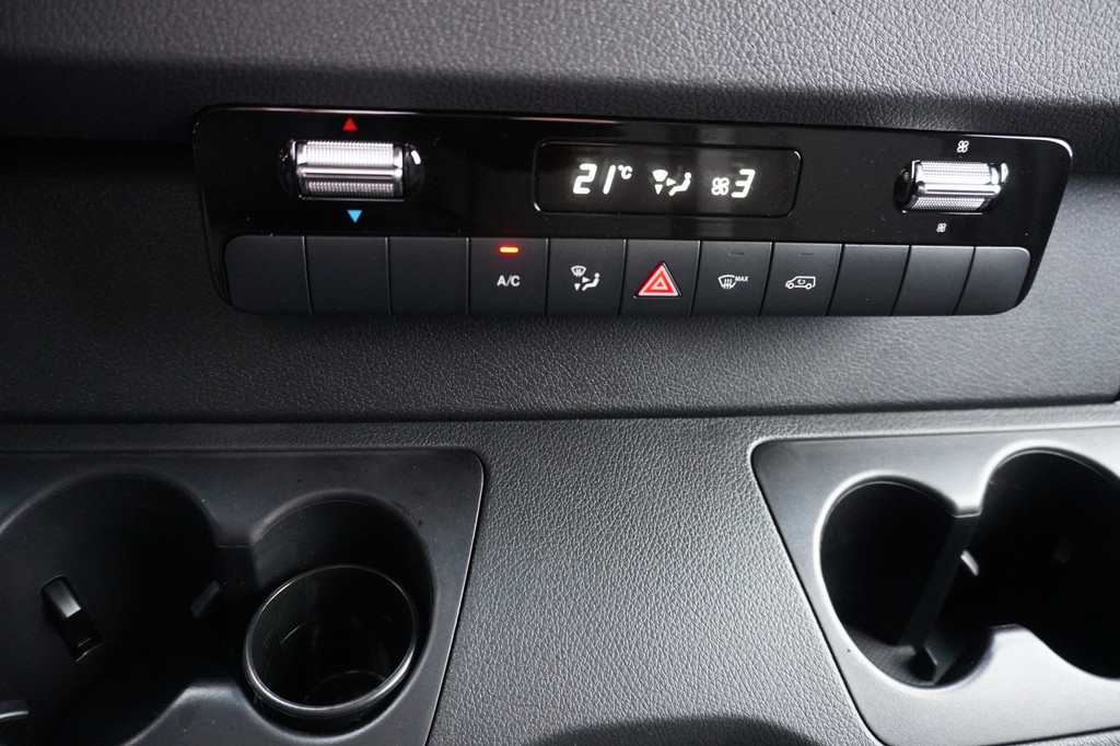 Mercedes-Benz Sprinter 317 CDI 170PK L2H2 Pro automaat Trekhaak 3.500KG Nr. V037 | Climate | Cruise | Apple Cp- Android auto | Blis | Camera 17