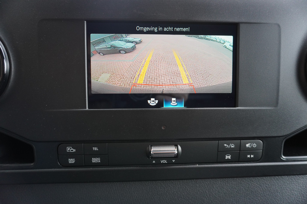 Mercedes-Benz Sprinter 317CDI 170PK L3H2 RWD Automaat Bumpers in de kleur Nr. V105 | Airco | Navi | Cruise | Camera | All season | LM velgen 17
