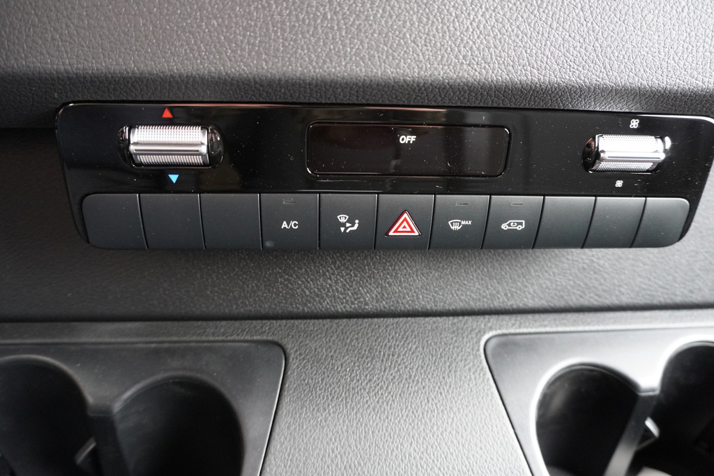 Mercedes-Benz Sprinter 317CDI 170PK L3H2 RWD Automaat Bumpers in de kleur Nr. V105 | Airco | Navi | Cruise | Camera | All season | LM velgen 20