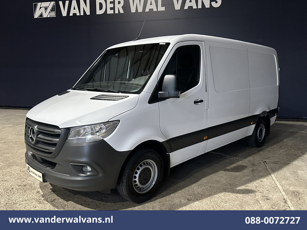 Mercedes-Benz Sprinter 317 CDI 170pk L2H1 Euro6 Airco | Camera | Navigatie | Apple Carplay | Cruisecontrol | Trekhaak | Chauffeursstoel Android Auto, Bijrijdersbank 10
