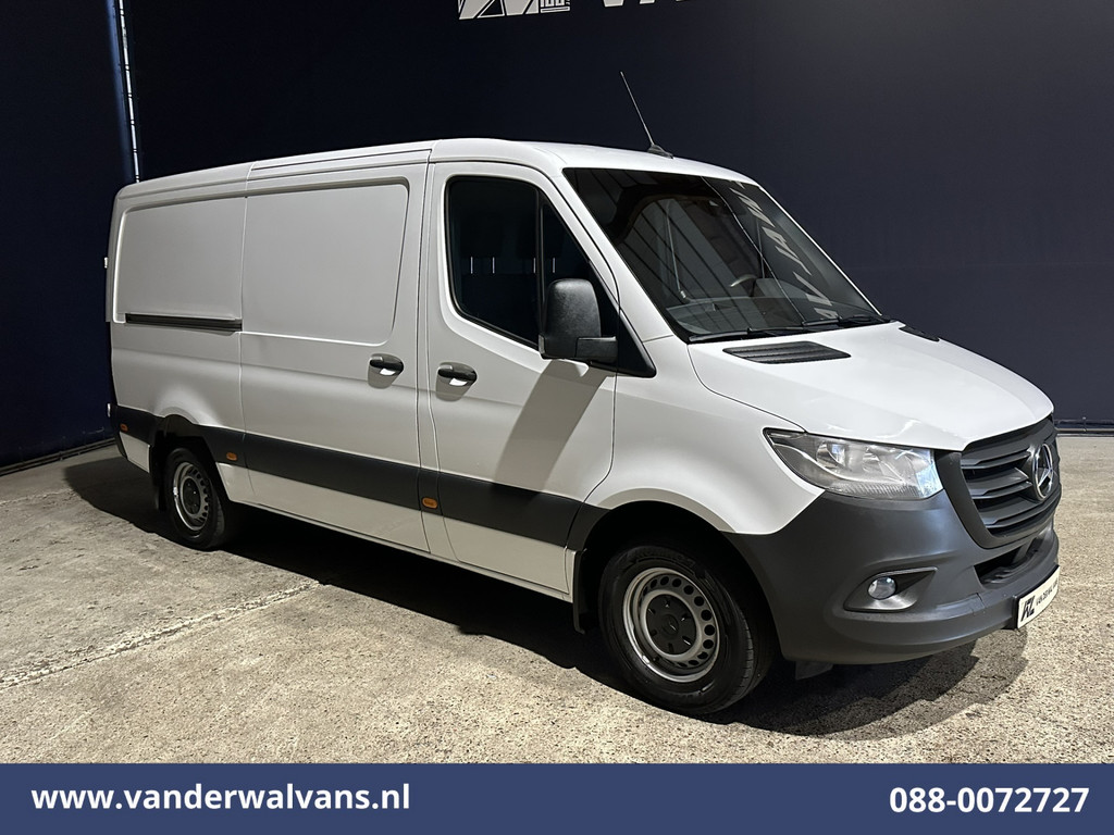 Mercedes-Benz Sprinter 317 CDI 170pk L2H1 Euro6 Airco | Camera | Navigatie | Apple Carplay | Cruisecontrol | Trekhaak | Chauffeursstoel Android Auto, Bijrijdersbank 11