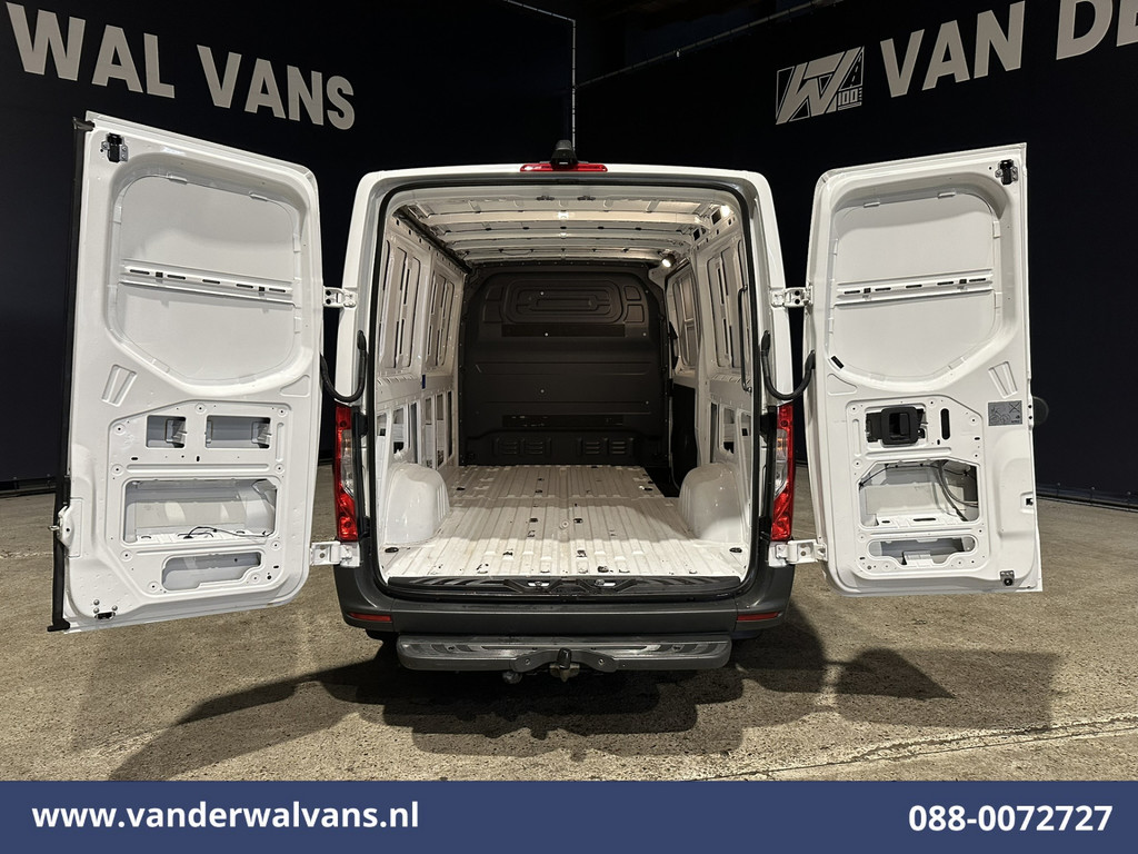 Mercedes-Benz Sprinter 317 CDI 170pk L2H1 Euro6 Airco | Camera | Navigatie | Apple Carplay | Cruisecontrol | Trekhaak | Chauffeursstoel Android Auto, Bijrijdersbank 14