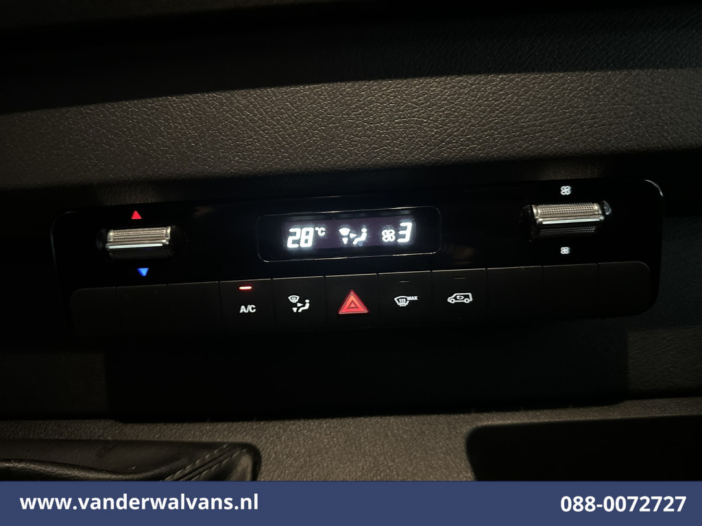 Mercedes-Benz Sprinter 317 CDI 170pk L3H2 Euro6 Airco | Apple Carplay | 360 Graden Camera | Navigatie Android Auto, Cruisecontrol, Chauffeursstoel, Parkeersensoren, Stoelverwarming, Bijrijdersbank 8