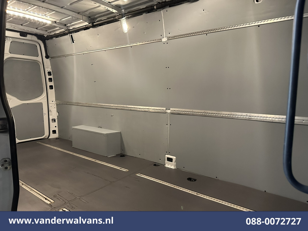 Mercedes-Benz Sprinter 317 CDI 170pk L3H2 Euro6 Airco | Camera | Apple Carplay | Cruisecontrol Android Auto, Stoelverwarming, 270gr. Achterdeuren, Parkeersensoren, Bijrijdersbank 12