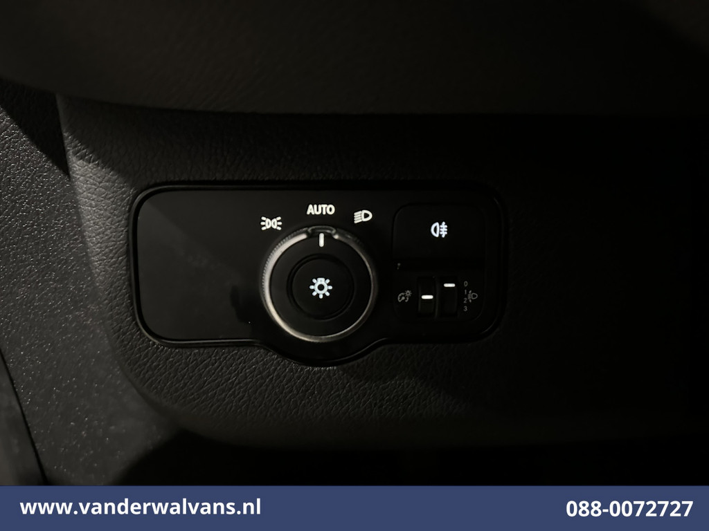 Mercedes-Benz Sprinter 317 CDI 170pk L3H2 Euro6 Airco | Camera | Apple Carplay | Cruisecontrol | Chauffeursstoel Android Auto, Stoelverwarming, Bijrijdersbank 18
