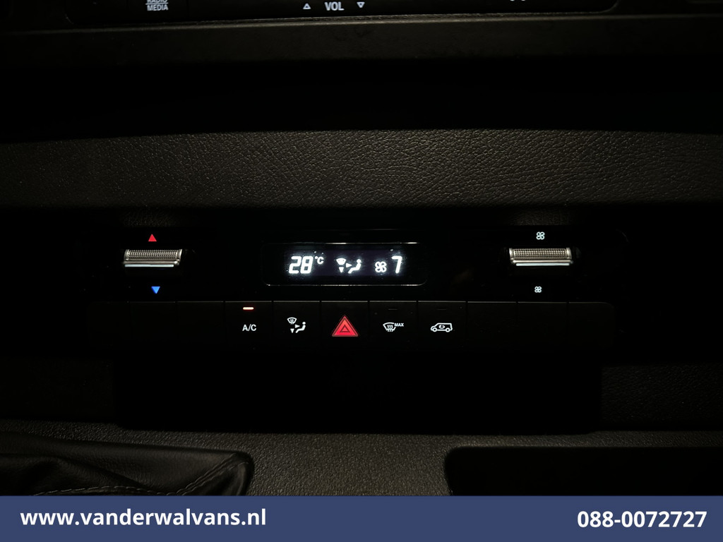 Mercedes-Benz Sprinter 317 CDI 170pk L3H2 Euro6 Airco | Camera | Apple Carplay | Cruisecontrol | Chauffeursstoel Android Auto, Stoelverwarming, Bijrijdersbank 6