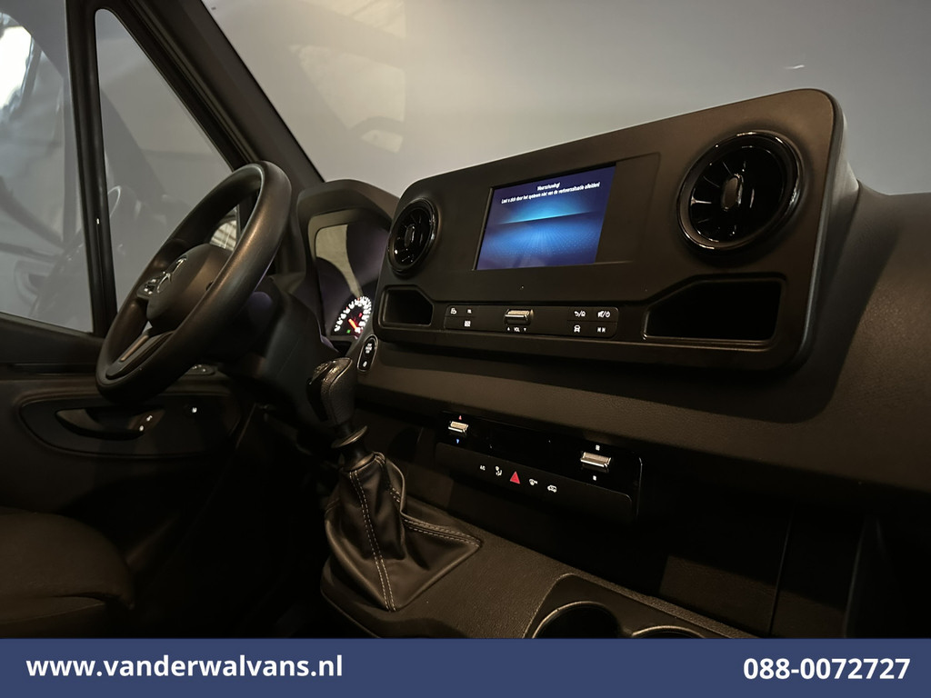 Mercedes-Benz Sprinter 317 CDI 170pk L3H2 Euro6 Airco | Camera | Apple Carplay | Cruisecontrol | Stoelverwarming Android Auto, Parkeersensoren, Bijrijdersbank 14