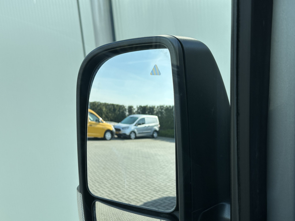 Mercedes-Benz Sprinter 317 CDI 9G-TRONIC / L2H1 / RWD / 3.500 KG AHG / 2x SCHUIFDEUR / CAMERA / CRUISE / BLIND SPOT / CARPLAY 17