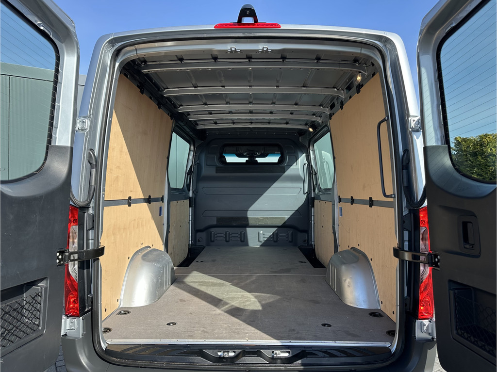 Mercedes-Benz Sprinter 317 CDI 9G-TRONIC / L2H1 / RWD / 3.500 KG AHG / 2x SCHUIFDEUR / CAMERA / CRUISE / BLIND SPOT / CARPLAY 8