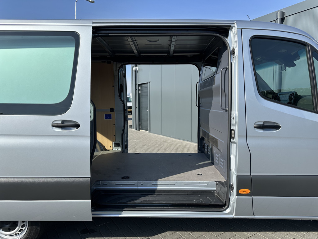 Mercedes-Benz Sprinter 317 CDI 9G-TRONIC / L2H1 / RWD / 3.500 KG AHG / 2x SCHUIFDEUR / CAMERA / CRUISE / BLIND SPOT / CARPLAY 9
