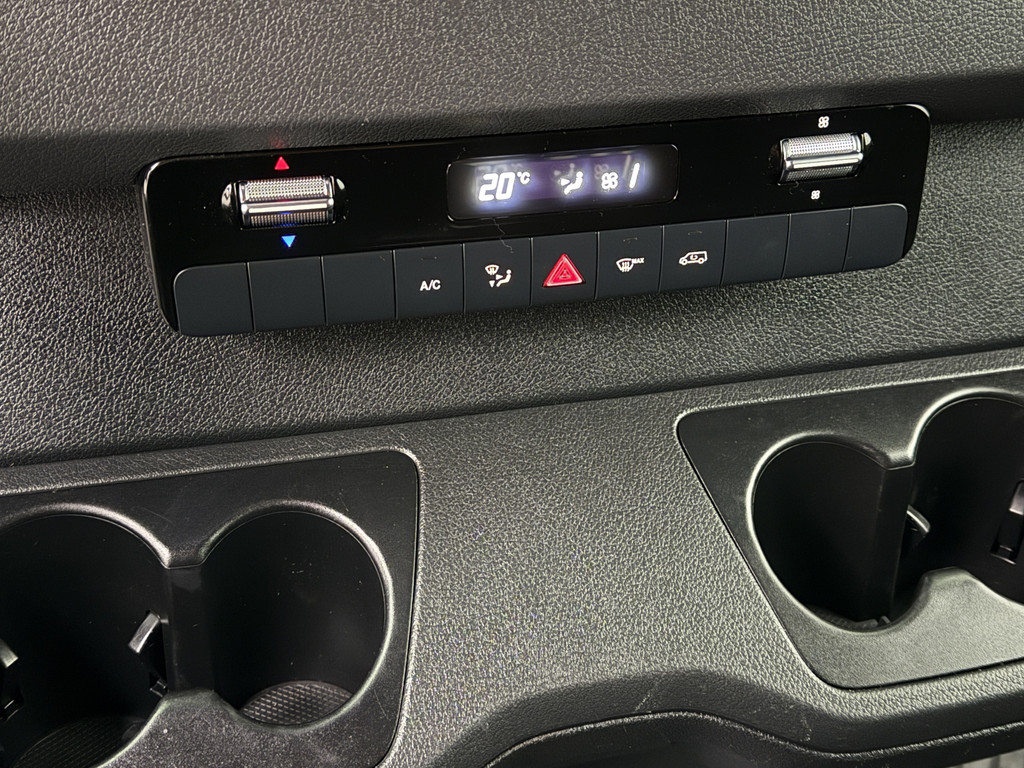 Mercedes-Benz Sprinter 317CDI 9G-Tronic Automaat L2H2 RWD Black Edition | Navigatie | Camera | Multimedia Touchscreen 10.25 | 3500Kg Trekhaak 17