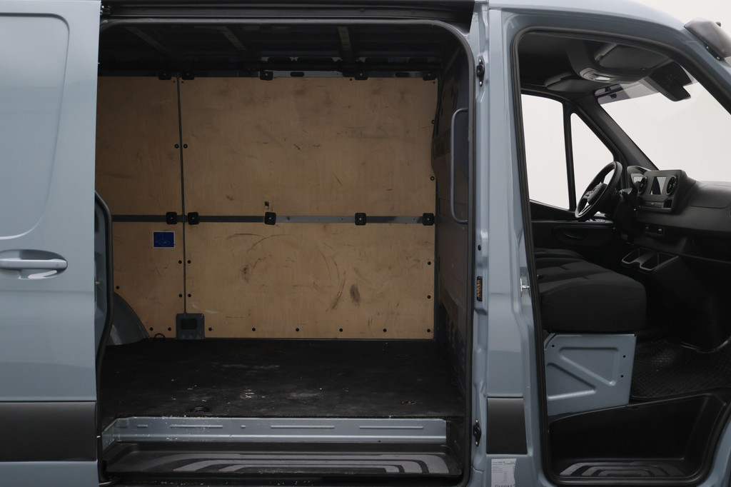 Mercedes-Benz Sprinter 317 CDI Automaat L2H1 3-Zits, Cruise, Camera, Apple Carplay, LED, Zonneklep, DAB, Trekhaak, 18 11