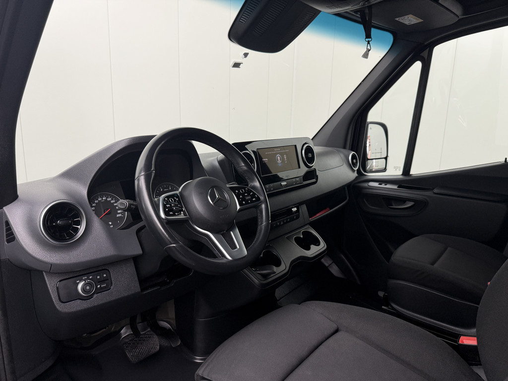 Mercedes-Benz Sprinter 317CDI Automaat L2H2 | Led | Kastinrichting | Navigatie 10 | Camera 10 | Multimedia | Airco | Cruise 3