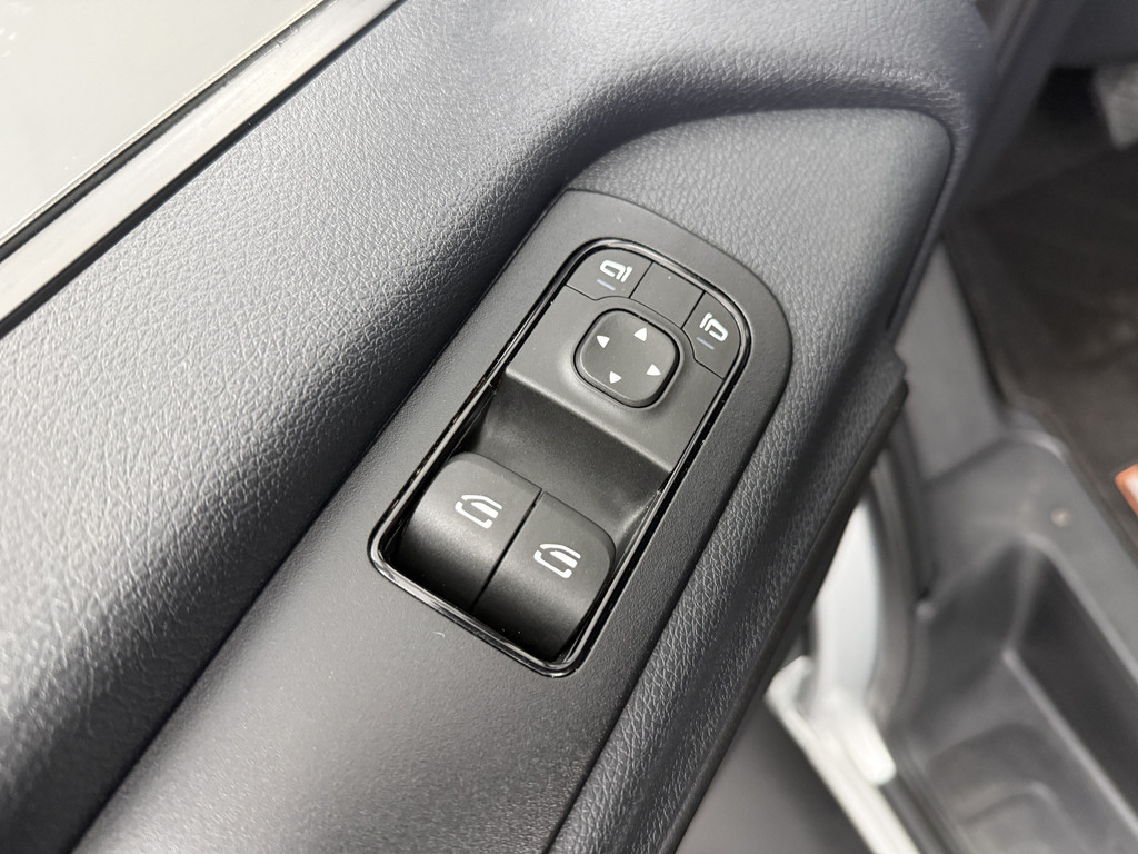 Mercedes-Benz Sprinter 317CDI Automaat L2H2 | Led | Touchcreen Navigatie+Camera | 3500Kg Trekhaak | Airco | Cruise | 3-Zits | Betimmering 8