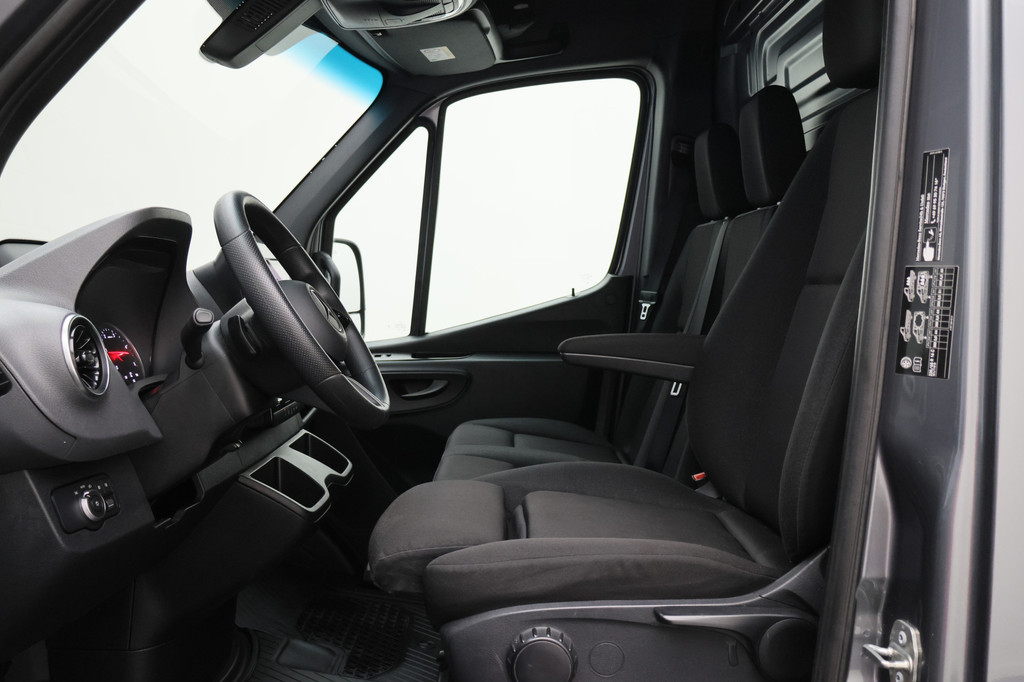 Mercedes-Benz Sprinter 317 CDI Automaat L2H2 Pro 3-Zits, Airco, Cruise, Camera, Navigatie, Bluetooth, PDC, Trekhaak, 18 11