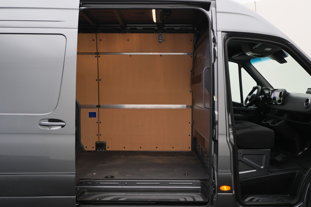 Mercedes-Benz Sprinter 317 CDI Automaat L2H2 Pro 3-Zits, Airco, Cruise, Camera, Navigatie, Bluetooth, PDC, Trekhaak, 18 12