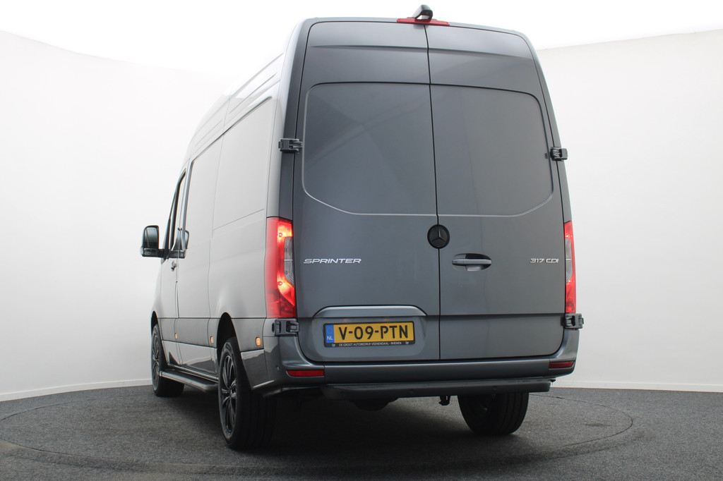 Mercedes-Benz Sprinter 317 CDI Automaat L2H2 Pro 3-Zits, Airco, Cruise, Camera, Navigatie, Bluetooth, PDC, Trekhaak, 18 19