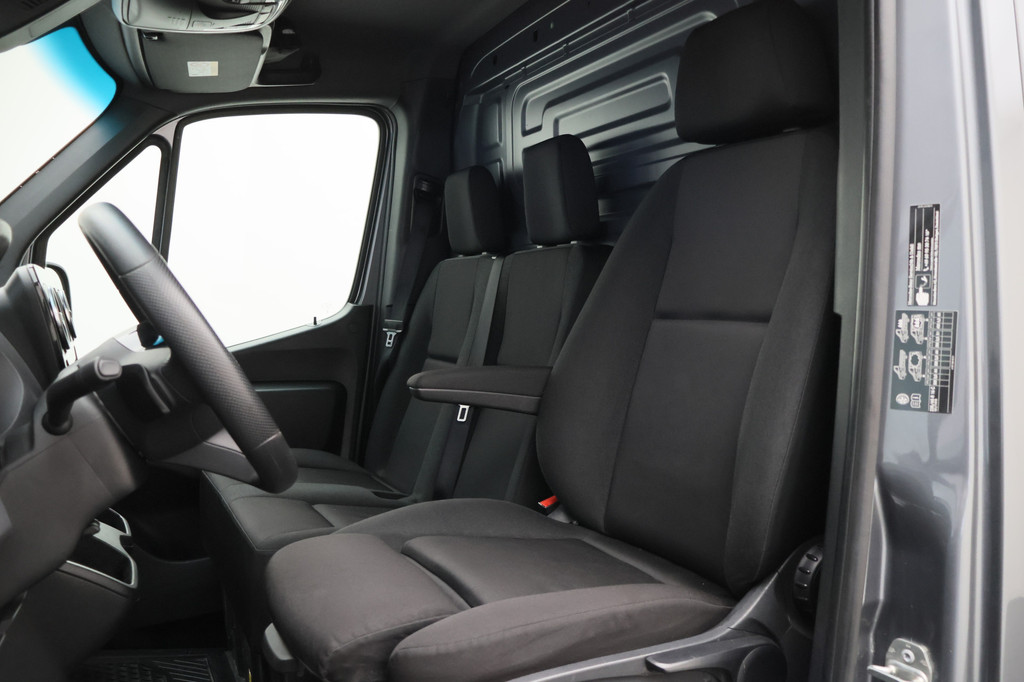 Mercedes-Benz Sprinter 317 CDI Automaat L2H2 Pro 3-Zits, Airco, Cruise, Camera, Navigatie, Bluetooth, PDC, Trekhaak, 18 9