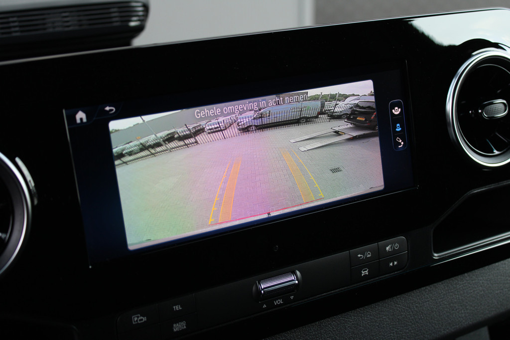 Mercedes-Benz Sprinter 317CDI L2H2 Pro - Mbux 10 - 3.5t Trekhaak - Betimmering - Camera - Carplay - Bind spot - Cruise - Smartphone integratie - Rijklaar 17