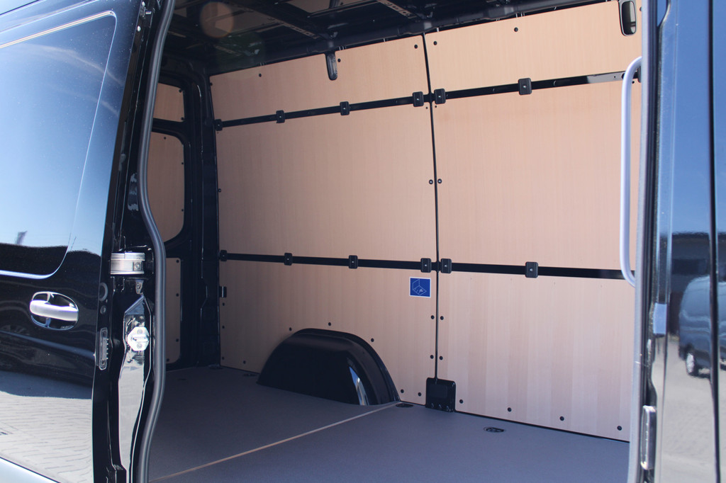 Mercedes-Benz Sprinter 317CDI L2H2 Select - LED - Mbux 10 - 3.5t Trekhaak - Geveerde Stoel - Betimmering - Camera - Carplay - Blind spot - Cruise - Rijklaar 11