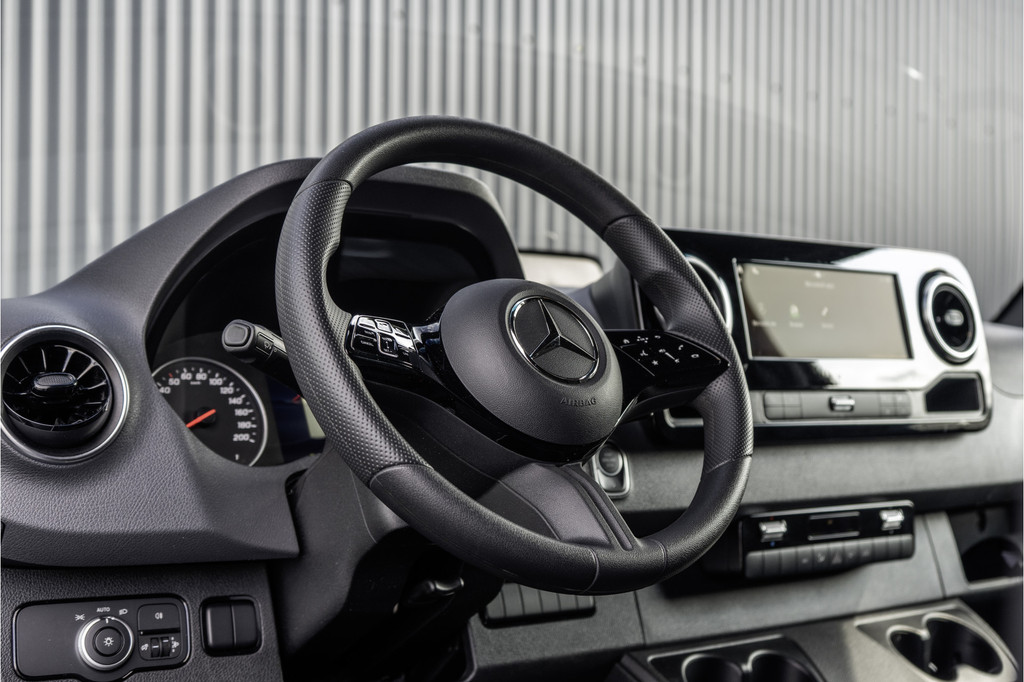 Mercedes-Benz Sprinter 317 CDI | L3H2 | Automaat met Flippers | MBUX | Camera | Climate | Cruise | PDC | Euro 6 12