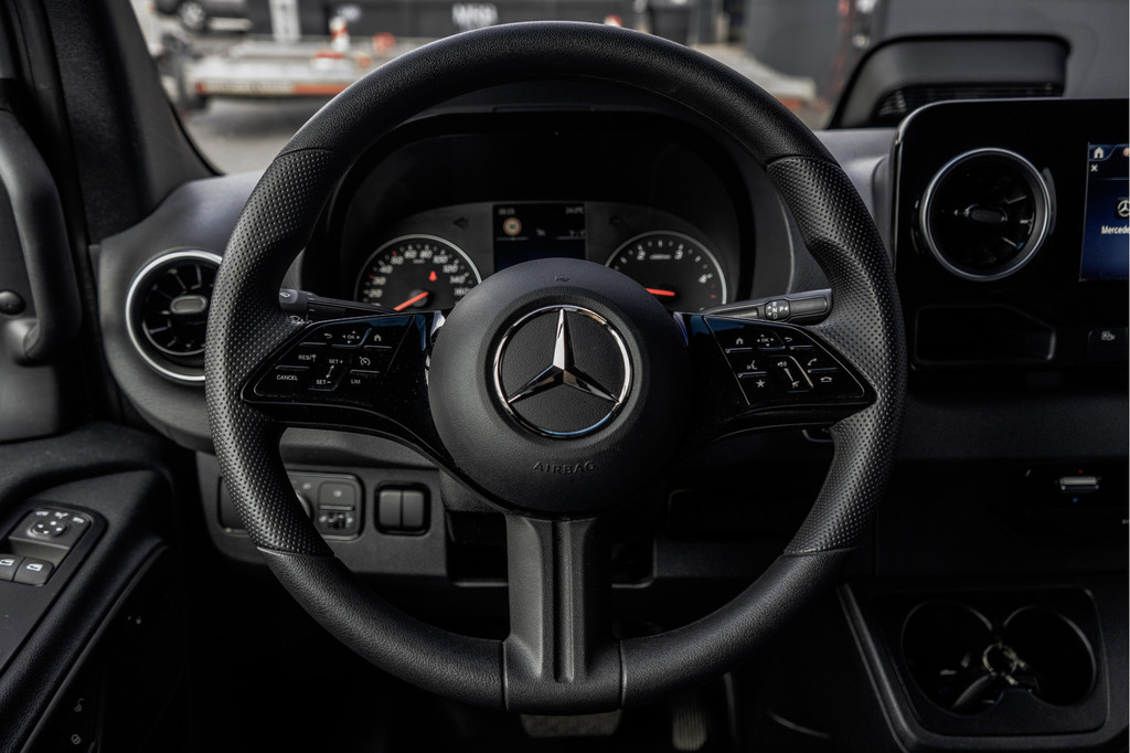 Mercedes-Benz Sprinter 317 CDI | L3H2 | Automaat met Flippers | MBUX | Camera | Climate | Cruise | PDC | Euro 6 18
