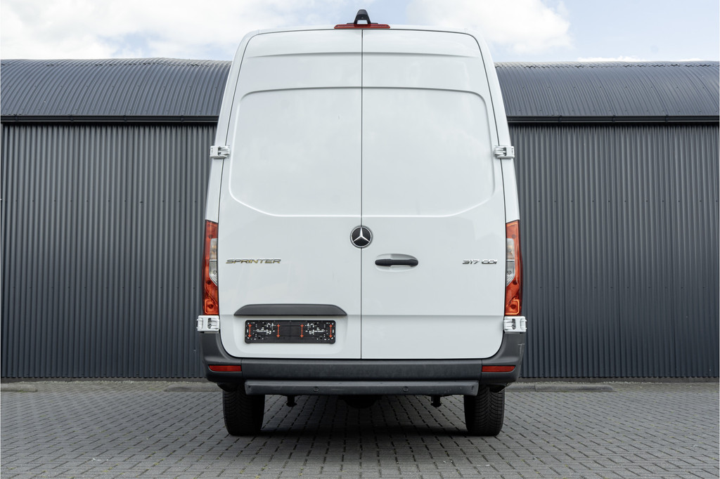 Mercedes-Benz Sprinter 317 CDI | L3H2 | Automaat met Flippers | MBUX | Camera | Climate | Cruise | PDC | Euro 6 8
