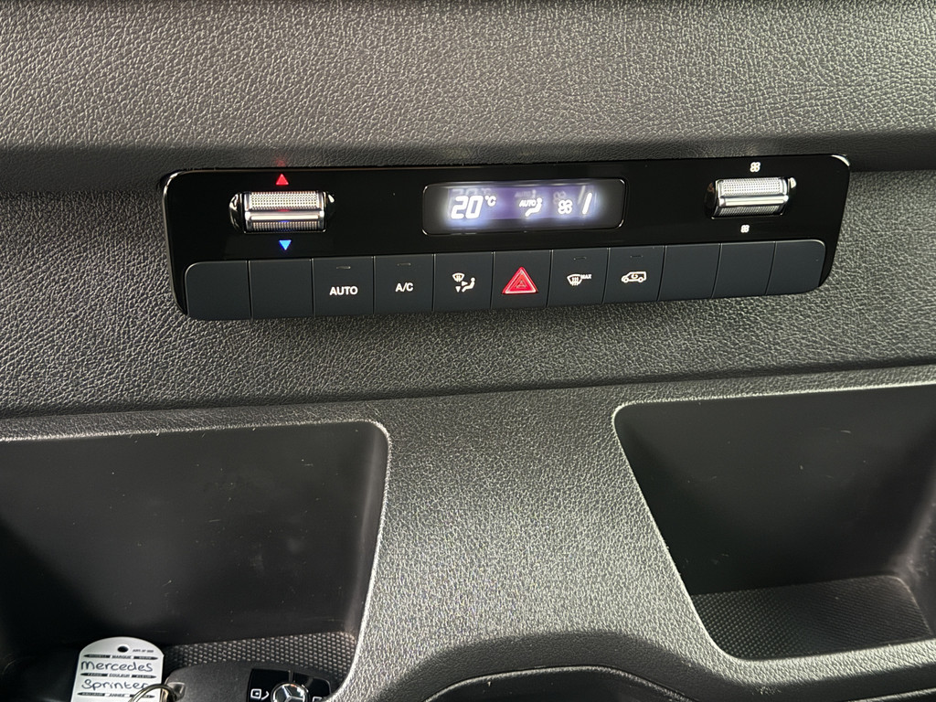 Mercedes-Benz Sprinter 317CDi 9G-Tronic Automaat L3H2 Maxi | Led | Navigatie | Camera | Airco | Cruise | 3-Persoons 17