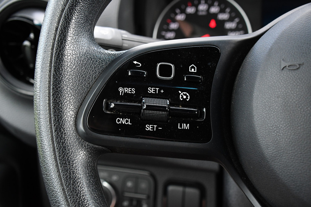 Mercedes-Benz Sprinter 319 1.9 CDI L2H1 RWD Camera, Cruise, Carplay, 190pk, 3500kg Trekhaak, Multimedia, BLIS, Uniek! 15