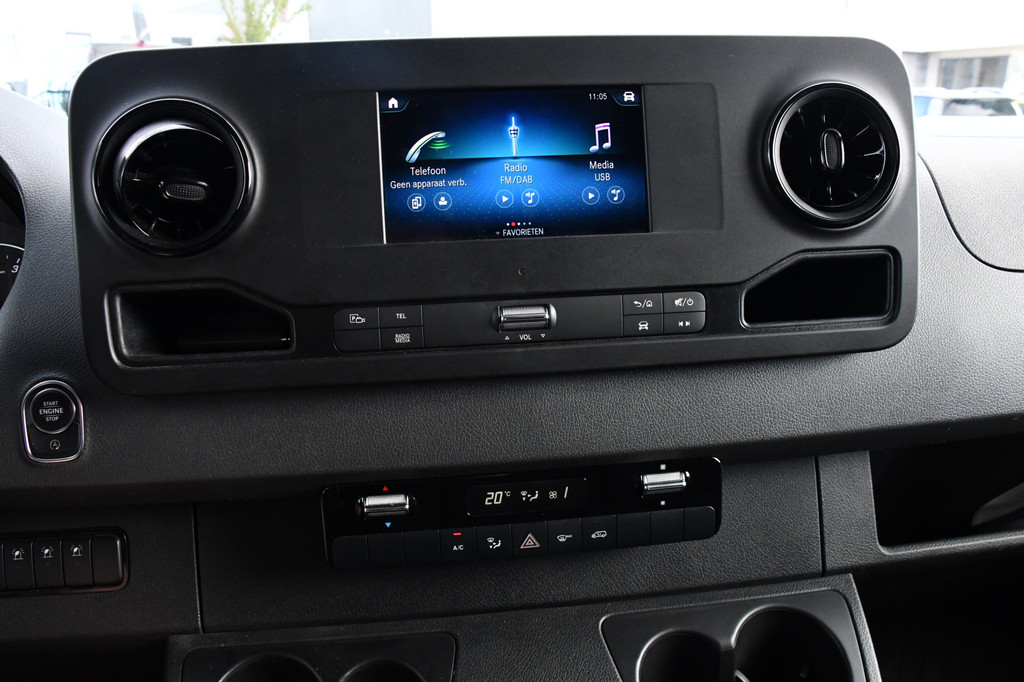 Mercedes-Benz Sprinter 319 1.9 CDI L2H1 RWD Camera, Cruise, Carplay, 190pk, 3500kg Trekhaak, Multimedia, BLIS, Uniek! 17