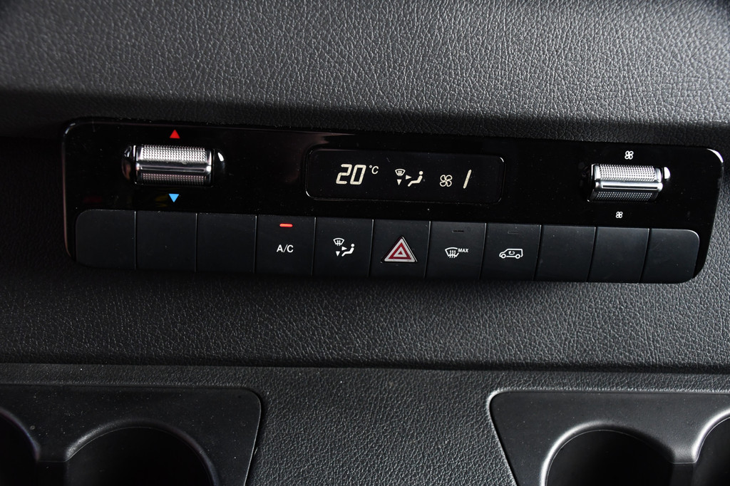 Mercedes-Benz Sprinter 319 1.9 CDI L2H1 RWD Camera, Cruise, Carplay, 190pk, 3500kg Trekhaak, Multimedia, BLIS, Uniek! 21