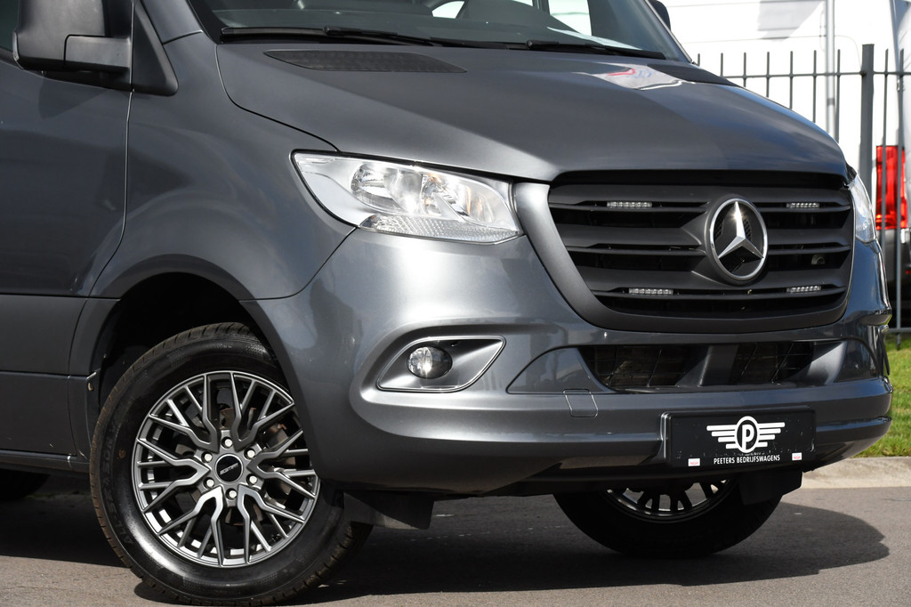 Mercedes-Benz Sprinter 319 1.9 CDI L2H1 RWD Camera, Cruise, Carplay, 190pk, 3500kg Trekhaak, Multimedia, BLIS, Uniek! 8